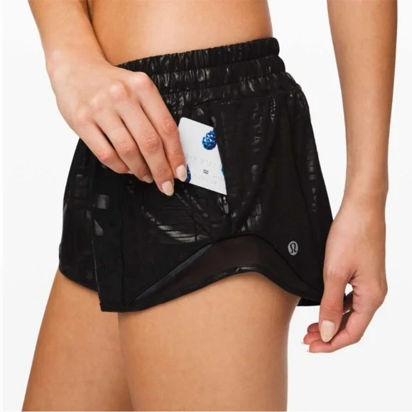 NWT Lululemon Manifesto Foil SET🤍 Hotty Hot LR Short 2.5" sz 8 | Energy Bra sz 6 - Picture 7 of 11